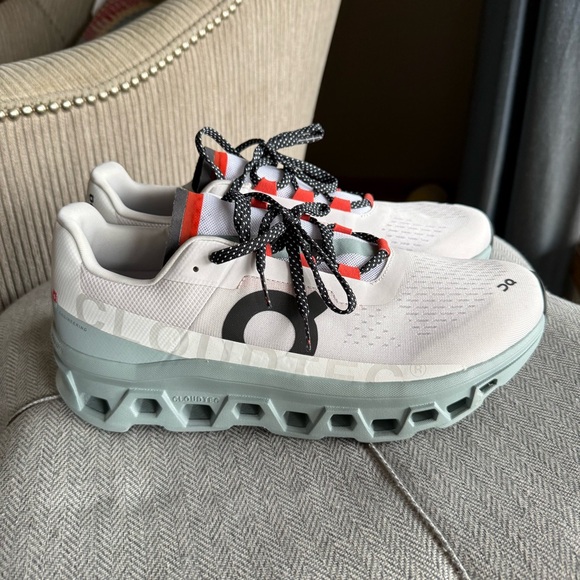 Cloudmonster Frost Surf